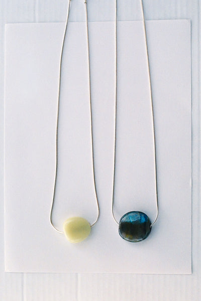 Jeton necklace - Pale yellow – Sisi Joia