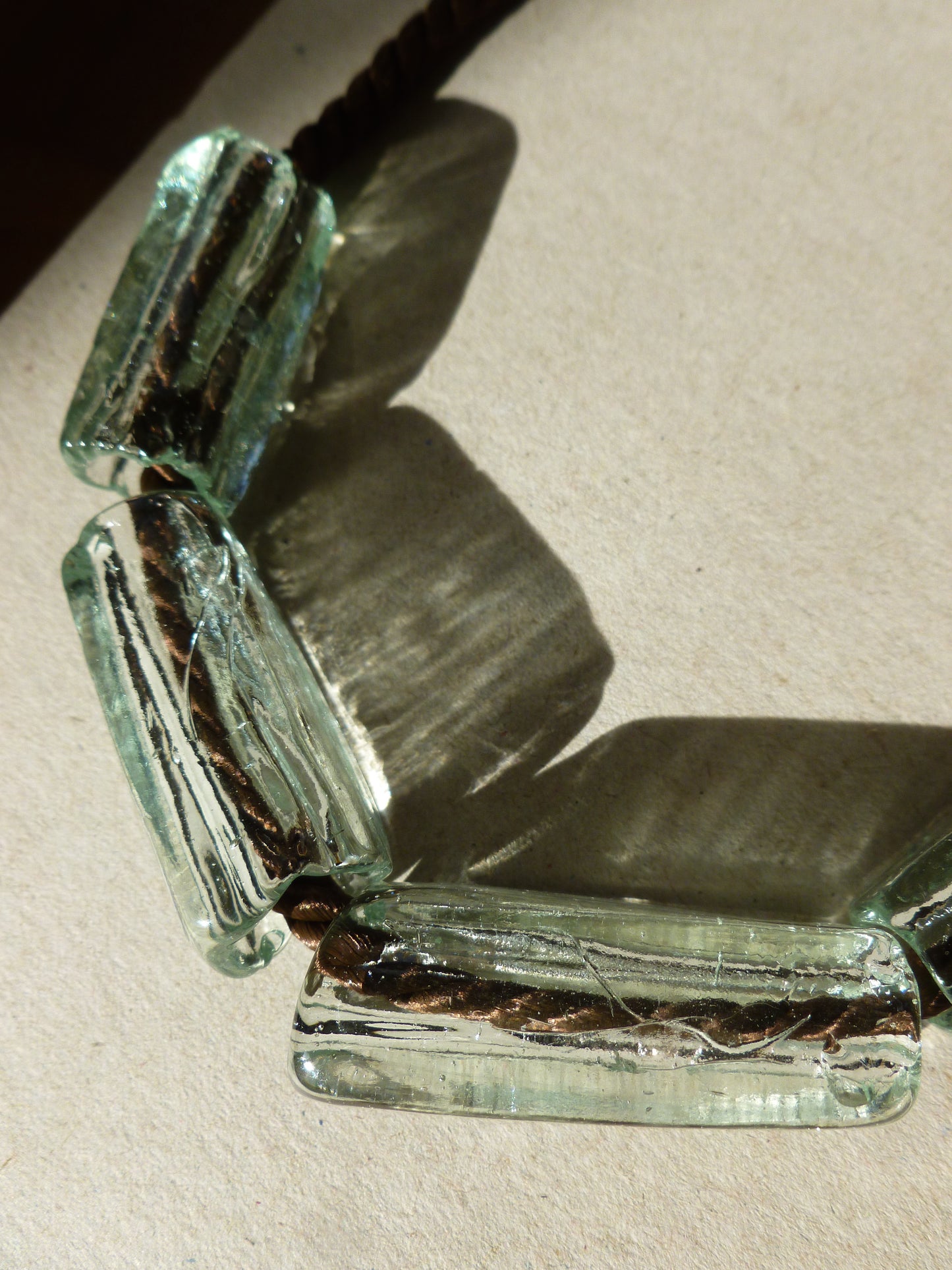 Gelat necklace / Clear and brown