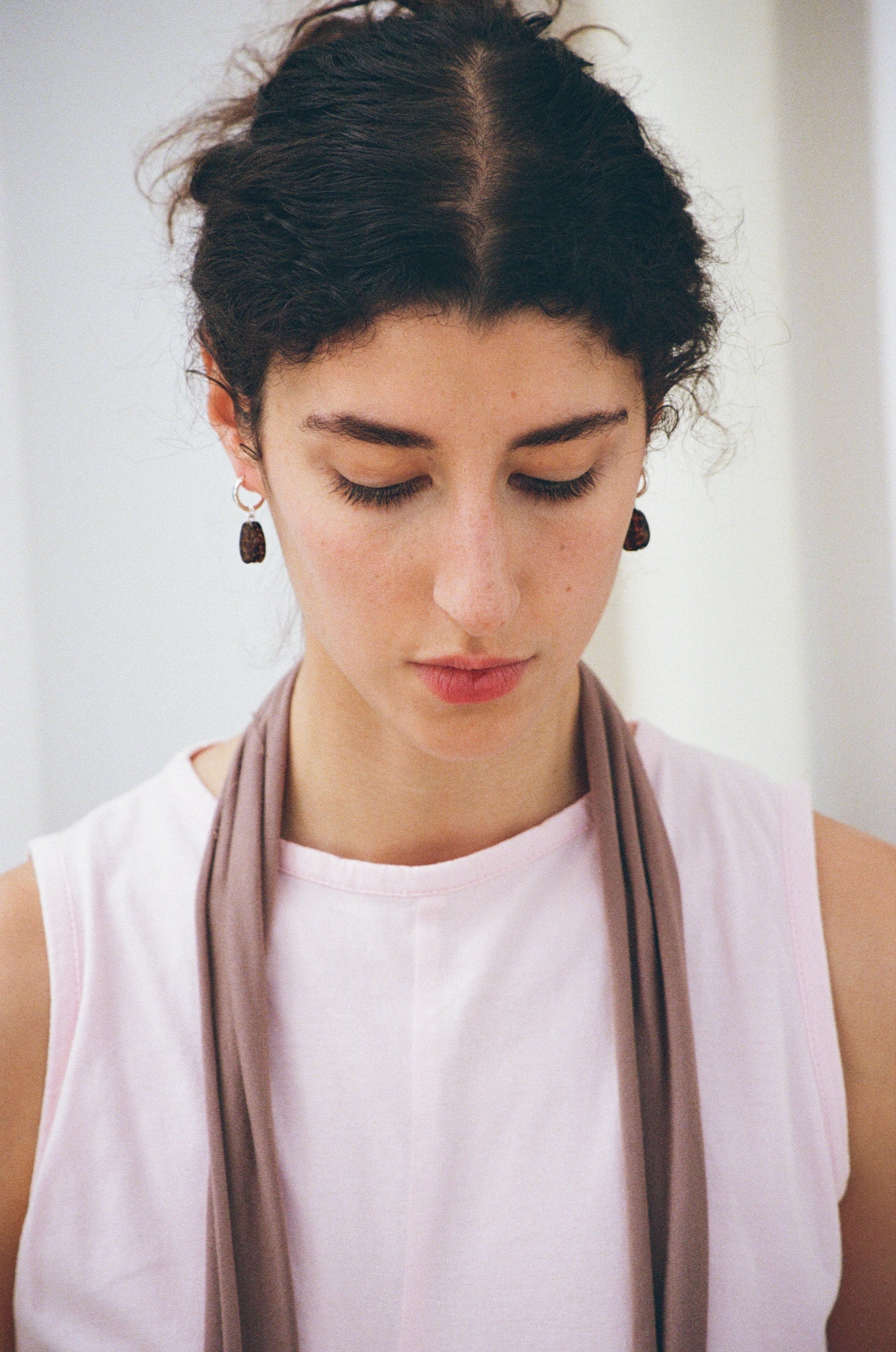 Gate earrings - Freckled yellow