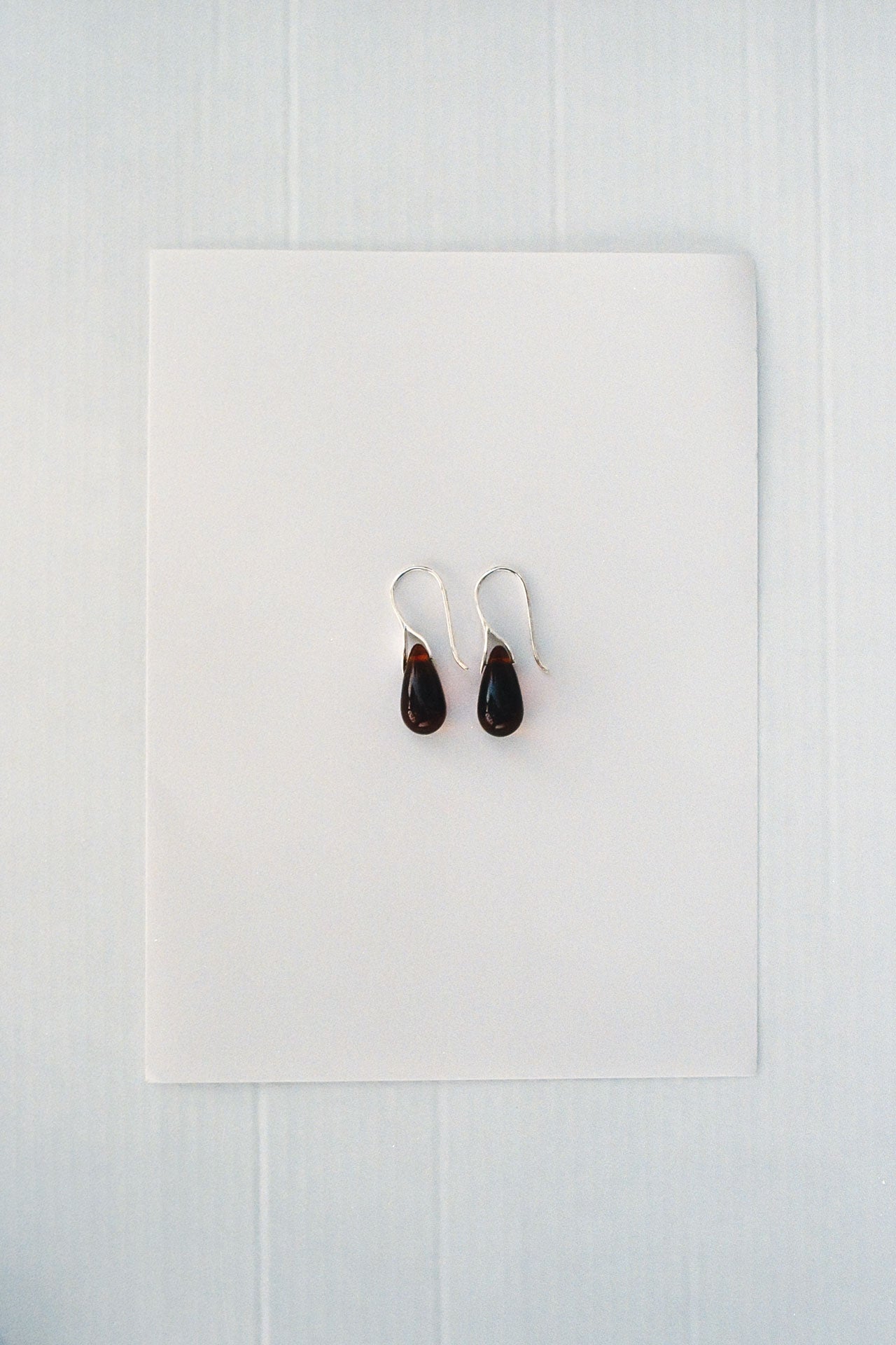 Brote earrings - Dark amber