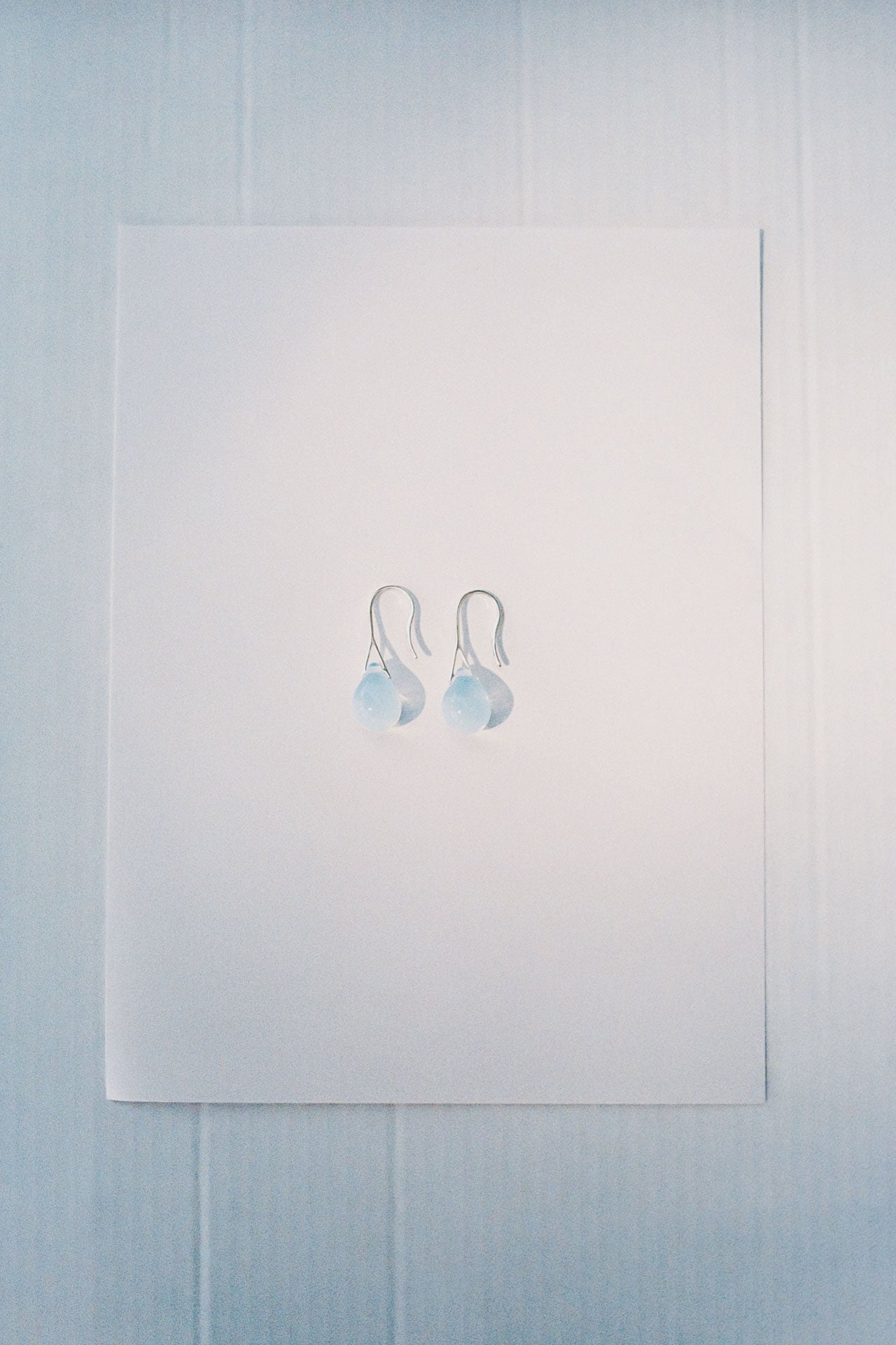 Mini Gota earrings - Opaline white
