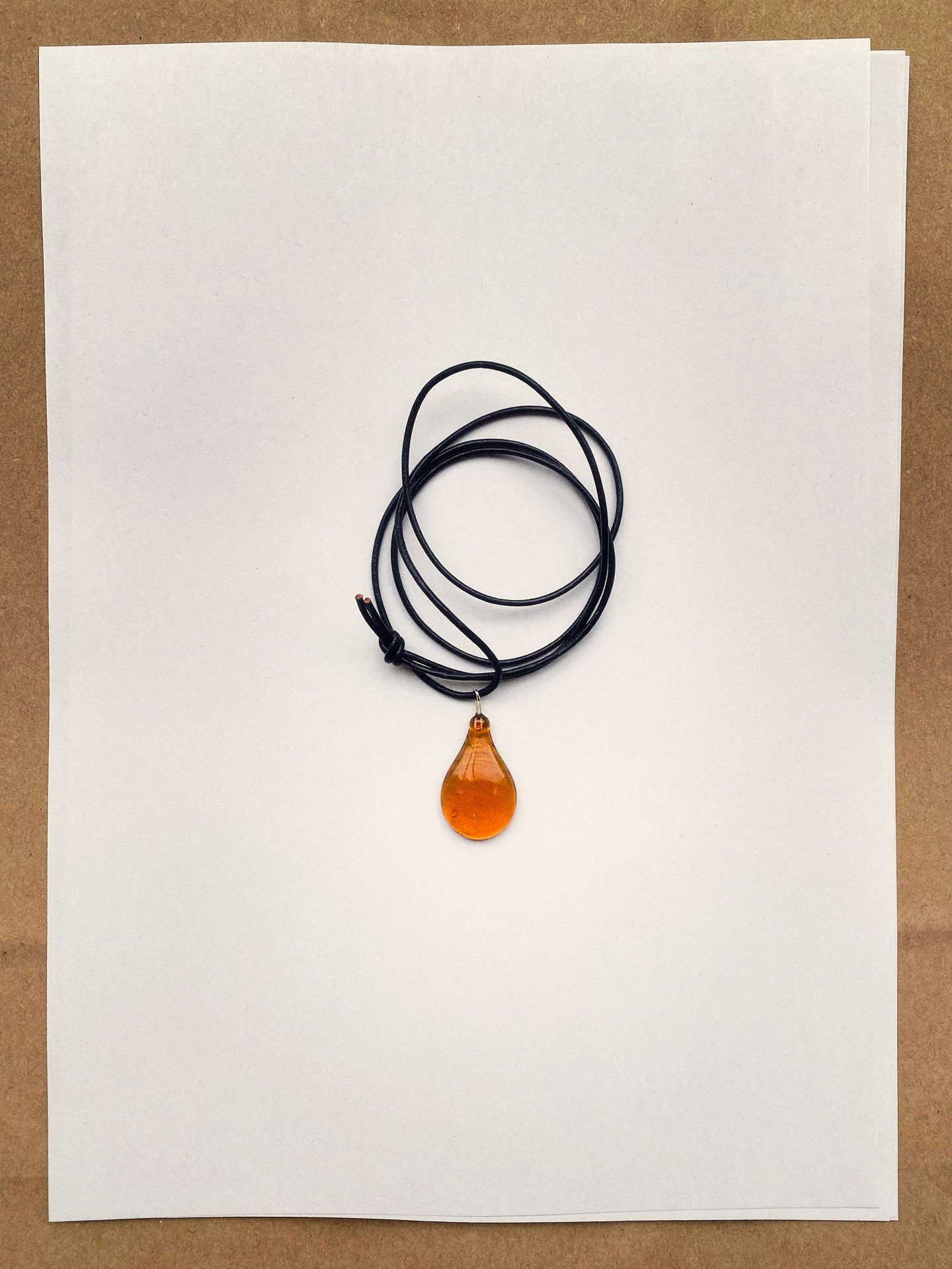 Loupe neckclace - Amber