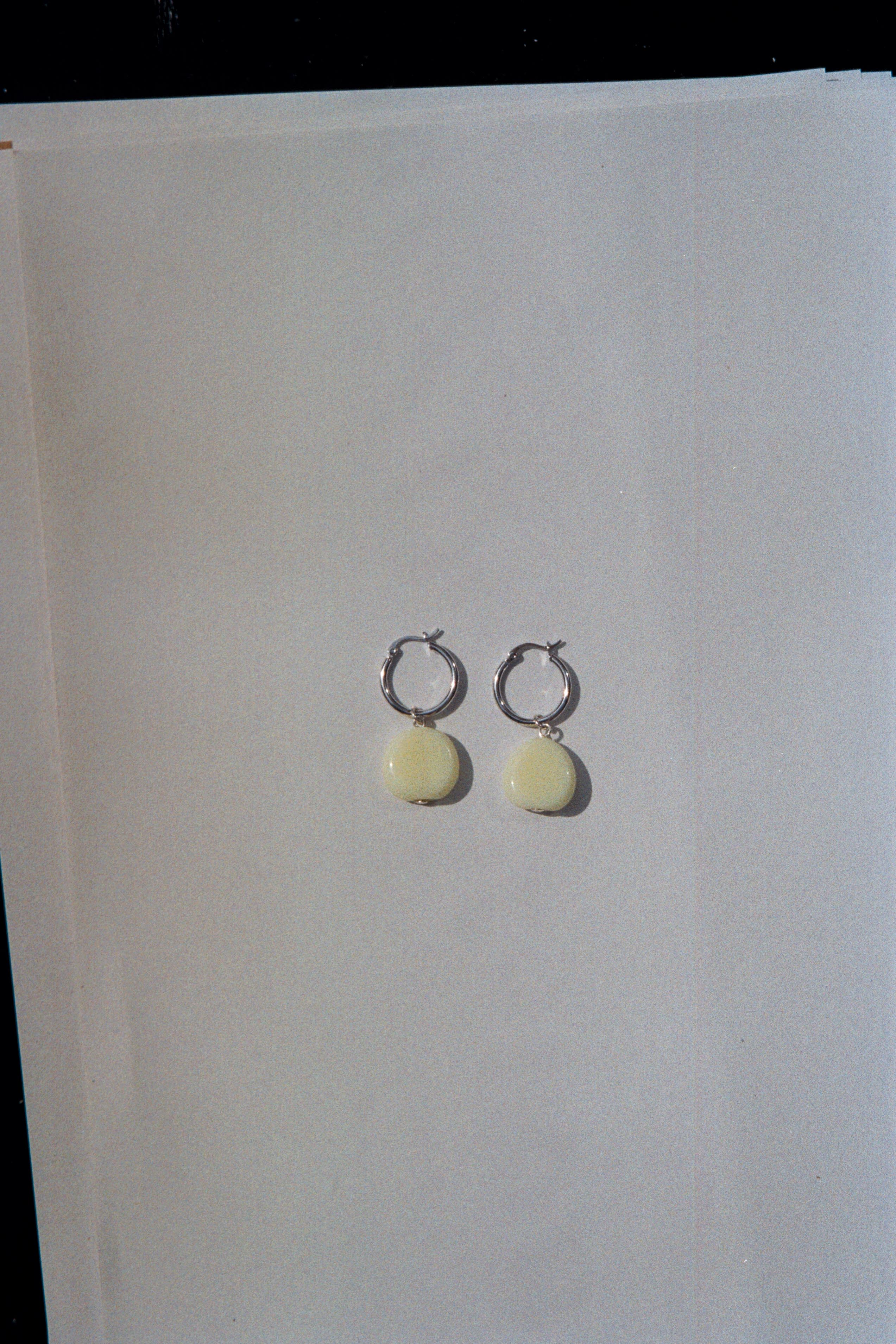 Piece earrings - Cream