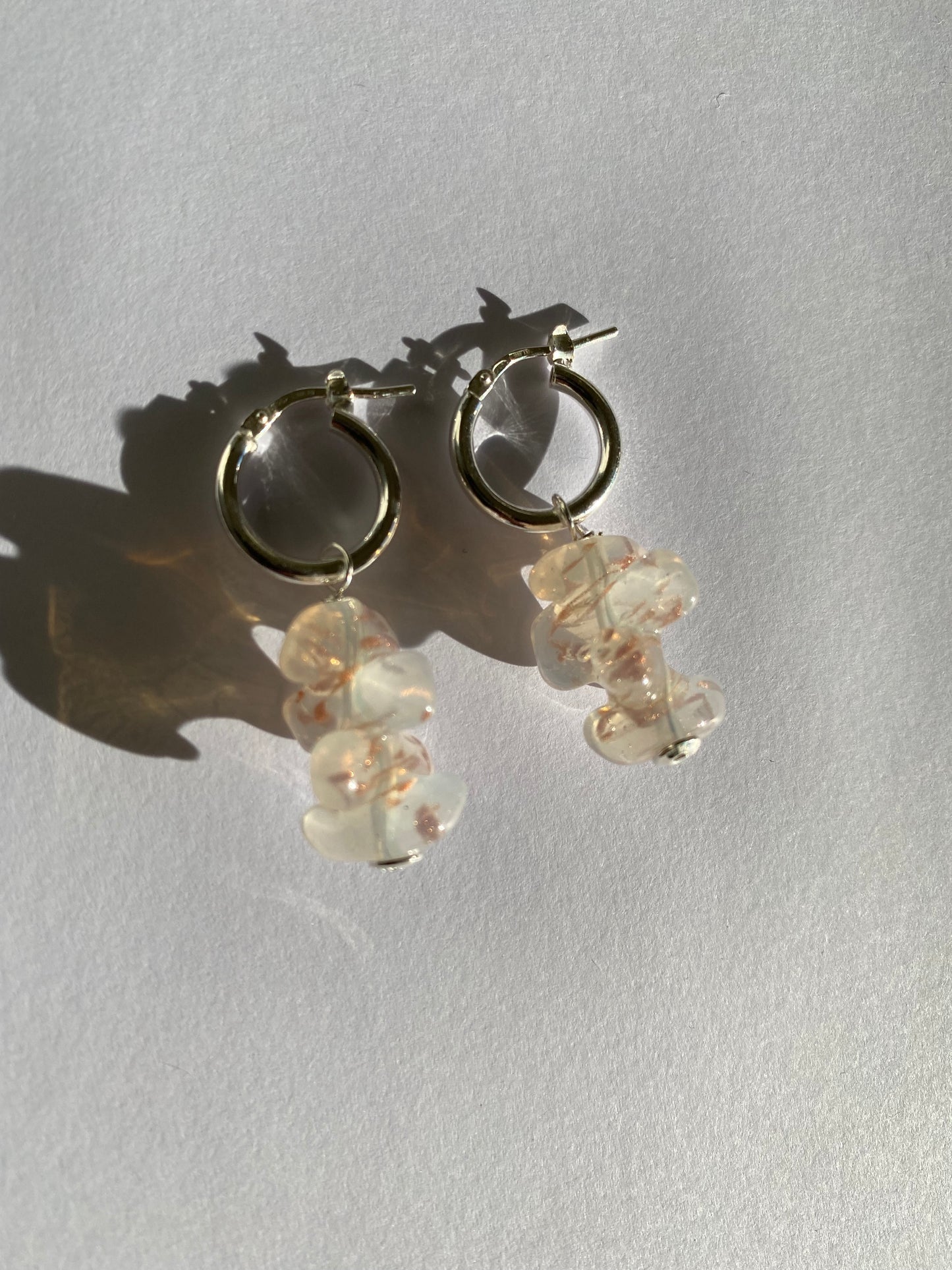 Aloe earrings - Opal white, copper dust