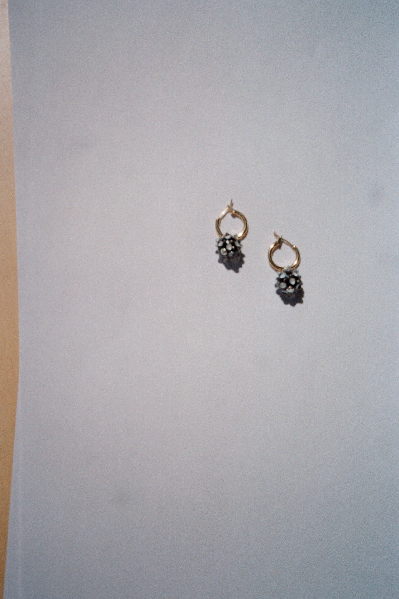 Division earrings - Black / white