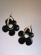 Load image into Gallery viewer, Fleur earrings - Almost black
