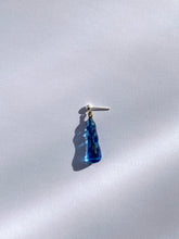 Load image into Gallery viewer, Free form single earring - Various colors
