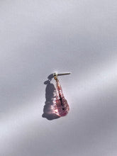 Load image into Gallery viewer, Free form single earring - Various colors
