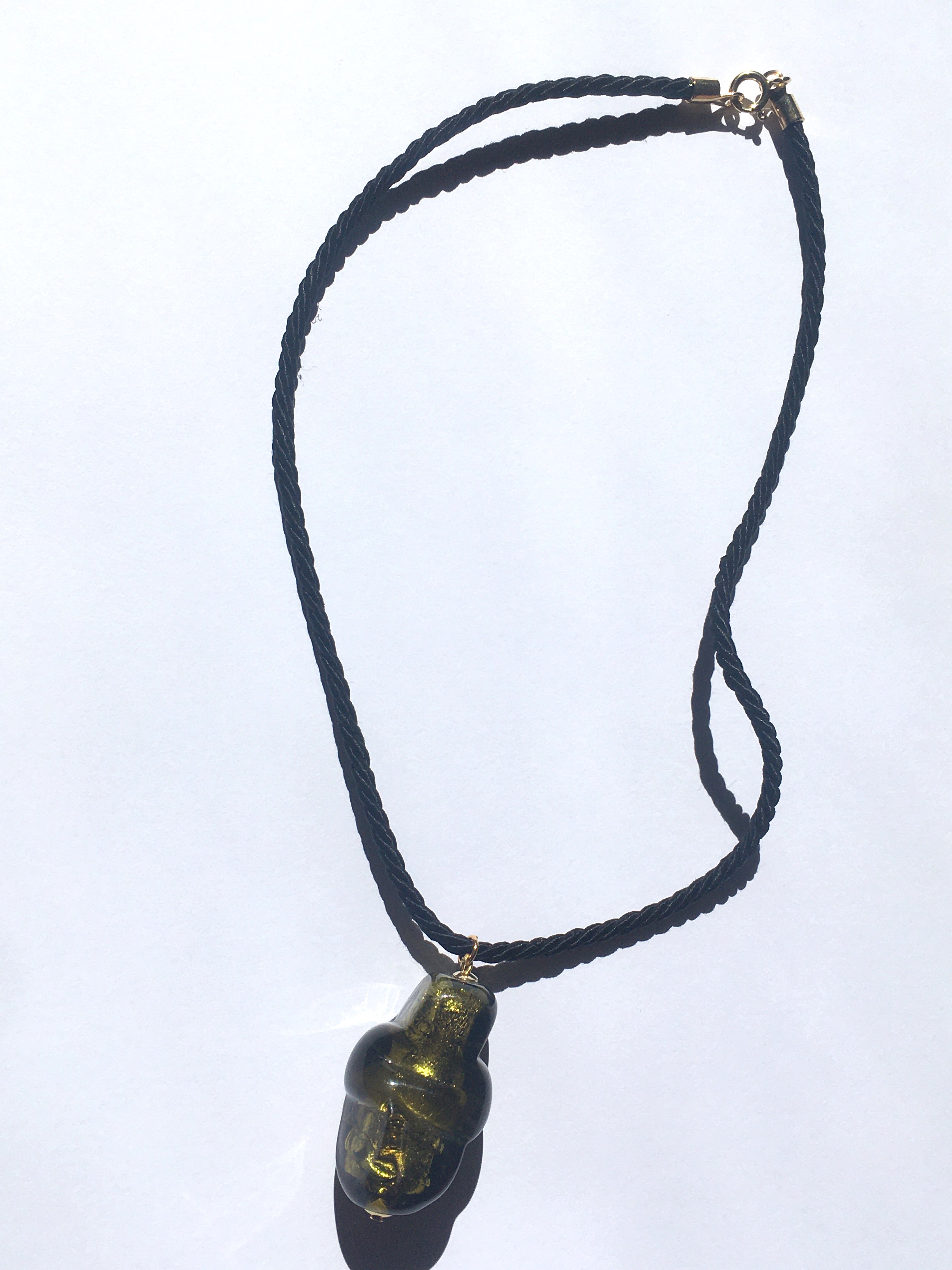 Iobates necklace - Olive