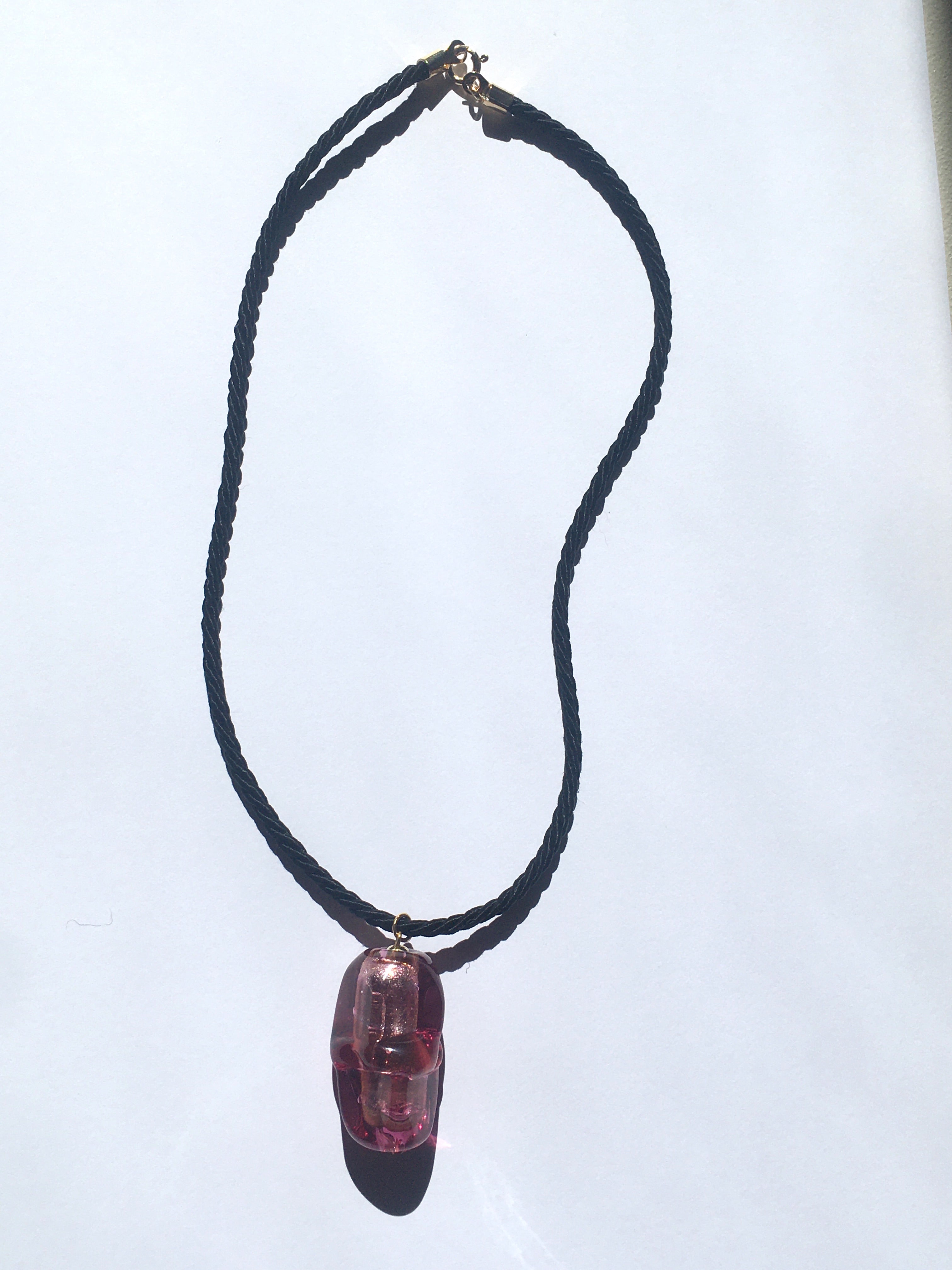 Iobates necklace - Fuchsia