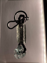 Load image into Gallery viewer, Recycled glass keychain - Various colors
