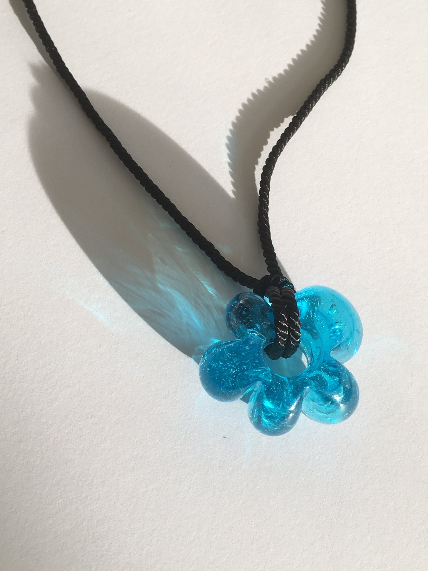 Fleur necklace Turquoise / Black cord