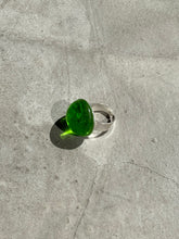 画像をギャラリービューアに読み込む, Molten glass ring - Green
